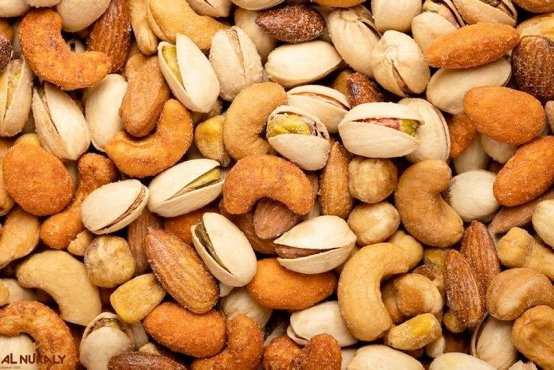 قصتنا مع المكسرات